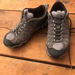 Oboz Sawtooth 2 Women’s Hiking Shoe size 9